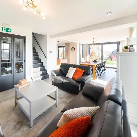 Luxurious Family With Garden Holiday home